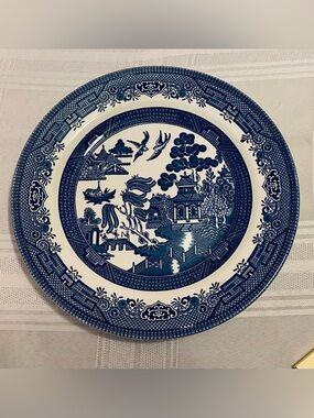 Blue Willow Decorative Dinner Plate - Classic Blue and White